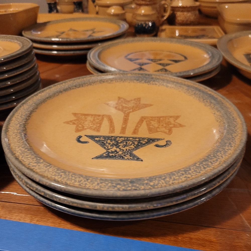 COPY - Pfaltzgraff America Folk Art 3 Vase Plates